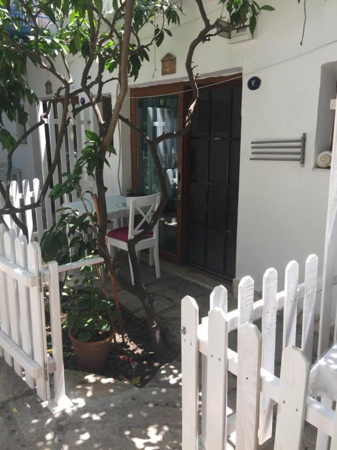 Iyon Pansiyon Foca Exterior photo